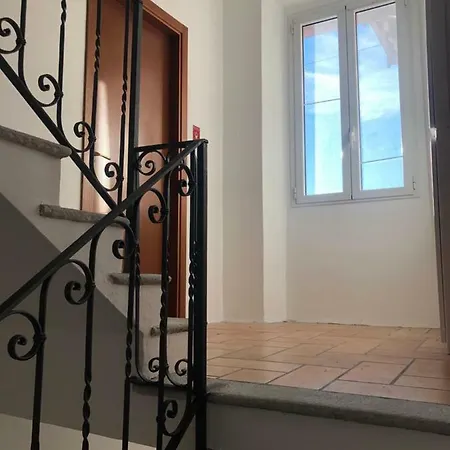 In Centro Ca' Leandro Vista Льерна